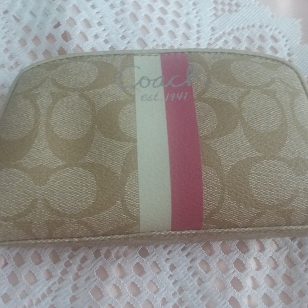 Cosmetic bag